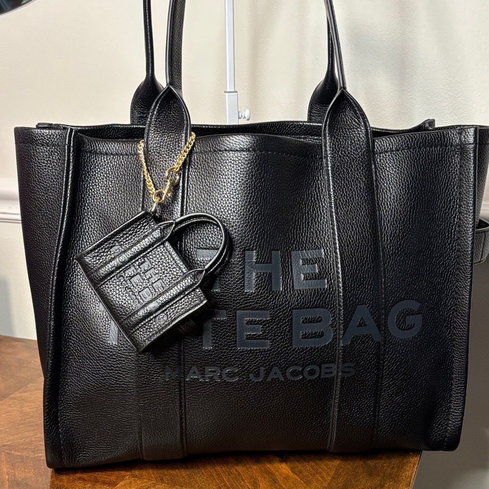 MARC JACOBS THE TOTE BAG: NANO BAG CHARM- AUTHENTIC - Picture 4 of 16